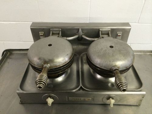 Wells Double Waffle Maker Model LD