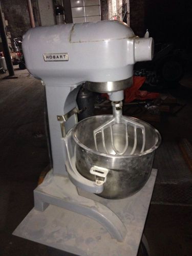 HOBART 20 QT MIXER, MODEL A-200, GREAT CONDITION!!   S.S.BOWL &amp; ATTACHMENTS.