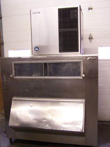 NICE USED HOSHIZAKI 850 LB ICE MACHINE WITH A 1325 LB BIN