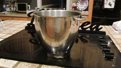 Hamilton beach stand mixer CPM700 7 Quart bowl, dough beater, whish, flat beater