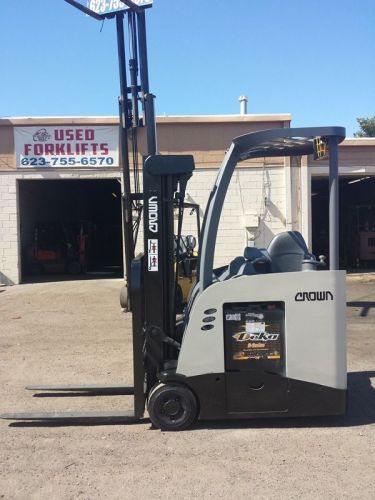 FORKLIFT (18812) 2008 CROWN RC5535-30TT190, 3000lbs CAPACITY , TRIPLE MAST