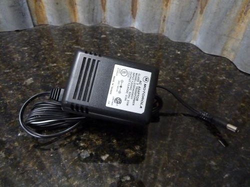 Genuine Motorola Desktop Radio Charger AC Adapter P/N 2580600E01 Free Shipping