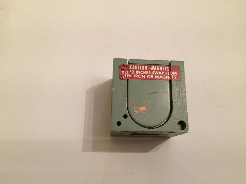 Microwave Associates 87H31-1 Waveguide Circulator/Isolator, WR-75, 10.7-11.7 GHz