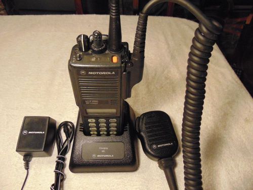 Motorola mts2000 w/ mic battery charger - h01uch6pw1bn 800mhz flashport radio 10 for sale