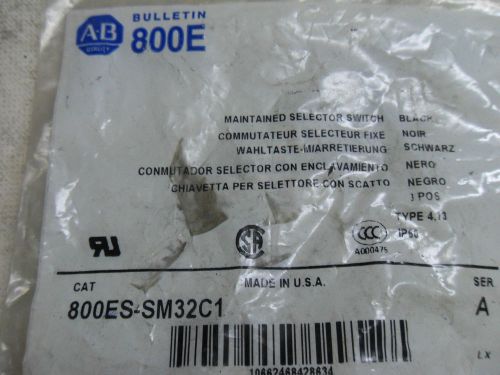 (S2-3) 3 NEW ALLEN BRADLEY 800ES-SM32C1 SWITCH OPERATORS