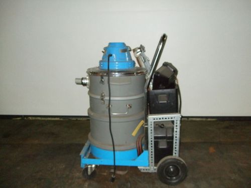 NILFISK 24 VOLT VACUUM CLEANER