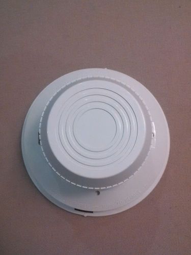 Direct wire smoke detector