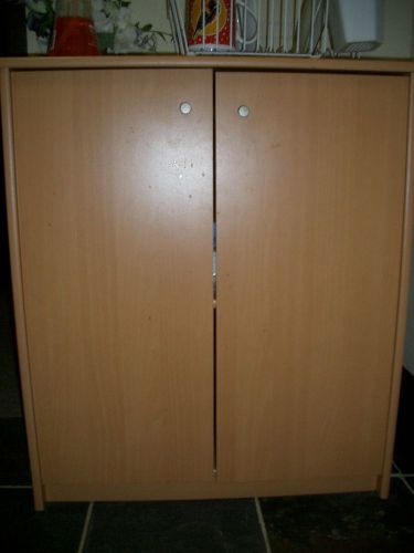 Low, wood grain cabinet, with doors, Local Pickup Portland Oregon area