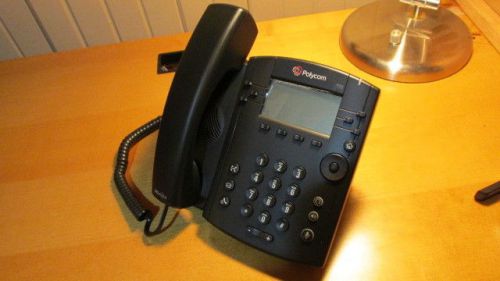 Polycom  300 Desktop Phone, PoE, 2200-46135-025