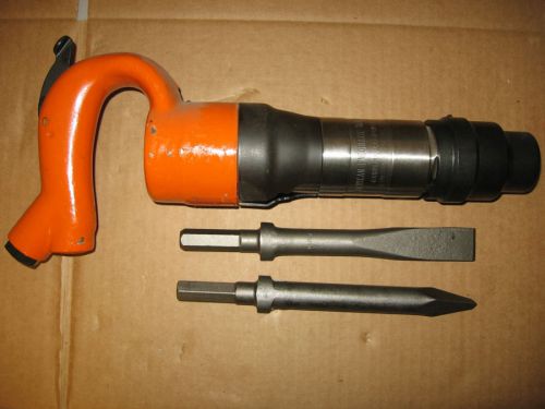 American Pneumatic Air Chipping Hammer APT 652H +2 Bits