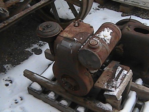 VINTAGE WISCONSIN OTTAWA DRAG SAW  GAS ENGINE  OLD MOTOR