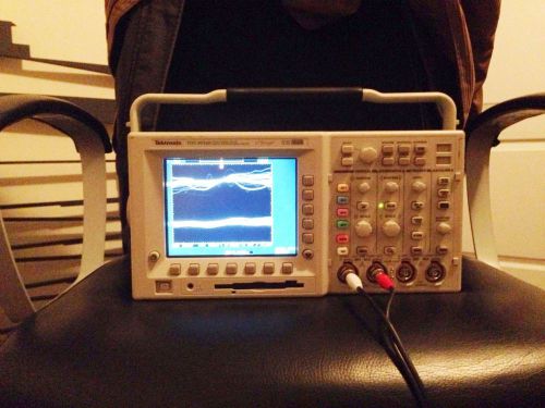 Tektronix TDS3034B Digital Phosphor Oscilloscope 300Mhz, 2.5 GS/s, 4 Channels