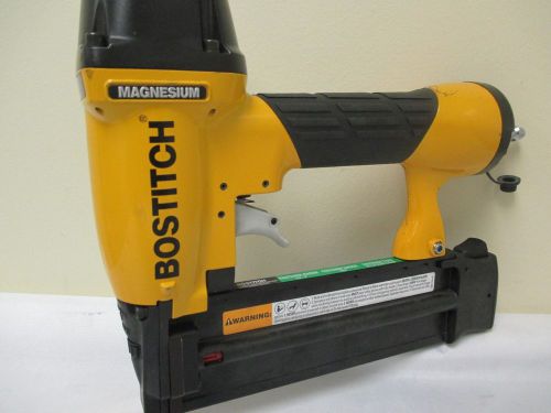 STANLEY BOSTITCH BT200 18 GAUGE BRAD TACKER OIL-FREE  FLOOR MODEL