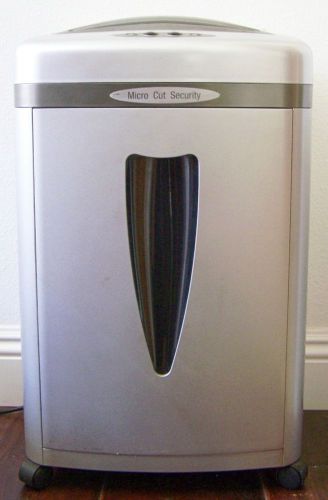 STAPLES Micro Cut Security SHREDDER SPL-770M Strip Cut for PAPER CDs DVDs CARDS