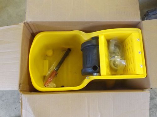 1 NEW RUBBERMAID 7380-20 MOP BUCKET NIB ***MAKE OFFER***