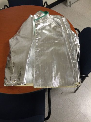 30&#034; Silver 16 Ounce Aluminized Acrysil Flame Retardant Standard Coat With Sna...