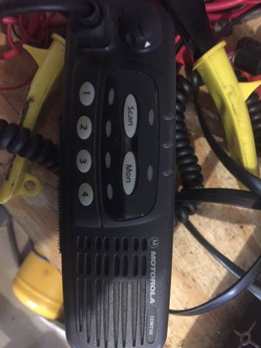 Motorola CDM750 Radio