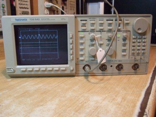 TEK TDS 640 500MHz 2GSs Digital Scope - Works Fine