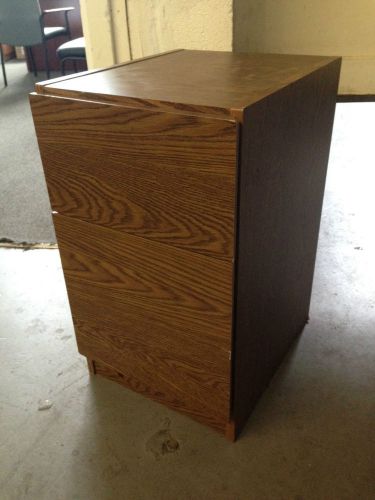 *** BOX/FILE PEDESTAL in MED OAK COLOR LAMINATE *** PICK UP ONLY ***