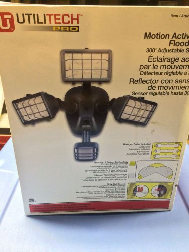 New Utilitech Motion Activated Flood Light 3-250 W Watt Bulbs Black