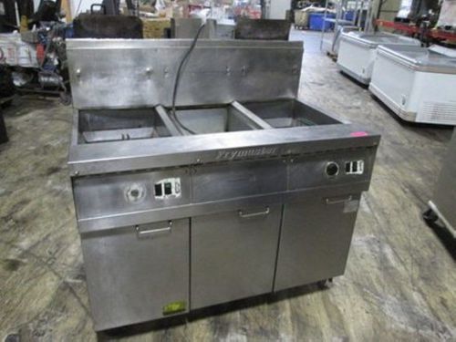 FRYMASTER 2 BAY DEEP FRYER WITH DUMP STATION