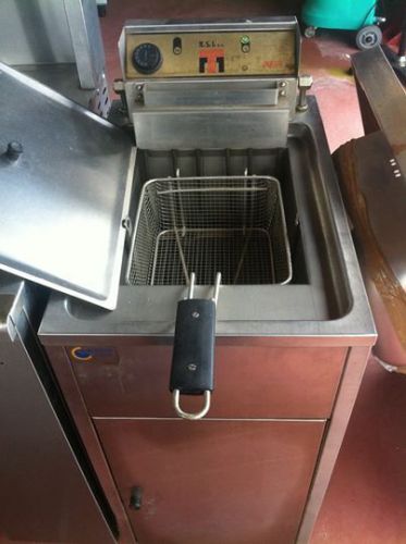 Fryer free standing 12 lts single bowl