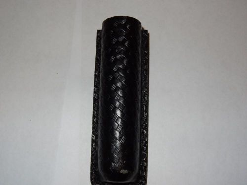 SafariLand black leather Stinger flashlight pouch, basketweave