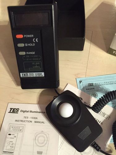 TES1330A Digital Lux Meter Illuminometer luminance Meter Light Meter TES-1330A