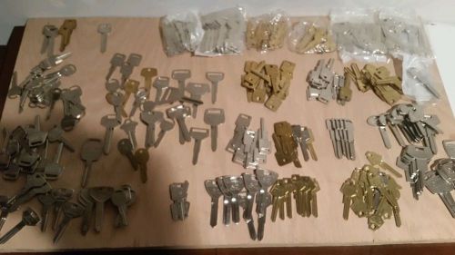 Large lot of blank car/truck blank keys