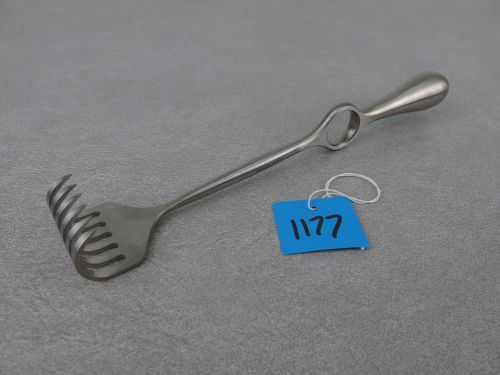 V. Mueller Retractor VM29-2251 120111