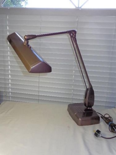 Vintage Dazor Floating Fixture Desk/Drafting Light Model P-2324 (No Reserve) VG+