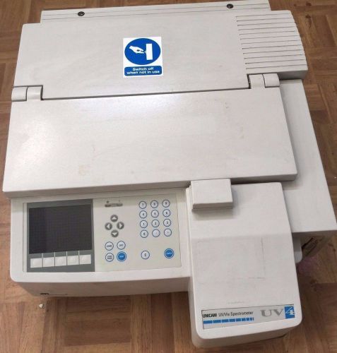 UNICAM UV4-500 UV VISIBLE SPECTROMETER UV540 WITH SOFTWARE UV4