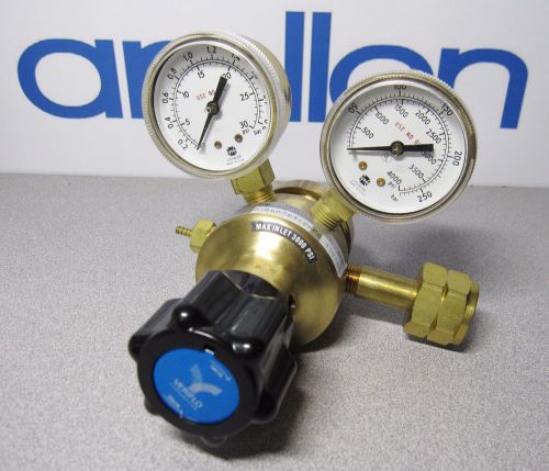 New veriflo parker dir-600 b3506 pg brass inline regulator psi= 3000 in/0-30 out for sale