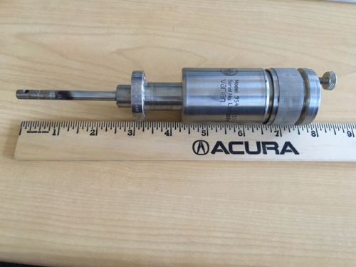 Varian 954-5151 SS Rotary Vacuum Feedthrough, w/1.33&#034; CF Flange