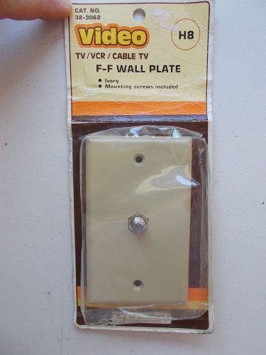 New gc electronics 32-3062 ivory f-f wall plate, plastic *free shipping* for sale