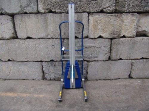 HALLINS NEWTON 250 PORTABLE STACKER AND LIFTER LIFT 550 CAPACITY &lt;--- L@@K