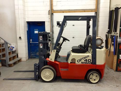 NISSAN OPTIMUM 40 FORKLIFT. LP GAS. 4000 lbs