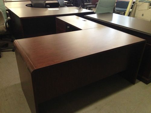 L-SHAPE DESK in MAHOGANY COLOR LAMINATE w/ LEFT HAND RETURN