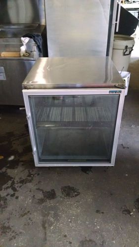 UNDERCOUNTER FREEZER/GLASS DOOR SILVER KING 27&#034;, SKF-27