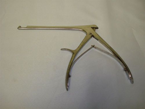 V. Mueller Medical Instrument