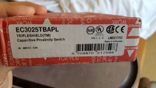 EC3025TBAPL Carlo Gavazzi capacity switch