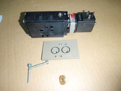 1 UNIT NEW SURPLUS BURKERT TYPE 6519 131422C SOLENOID VALVE