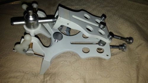 Gnathus Plasterless Articulator