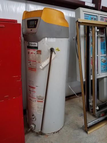 AO Smith Xi Cyclone BTH-199 100 Water Heater USED