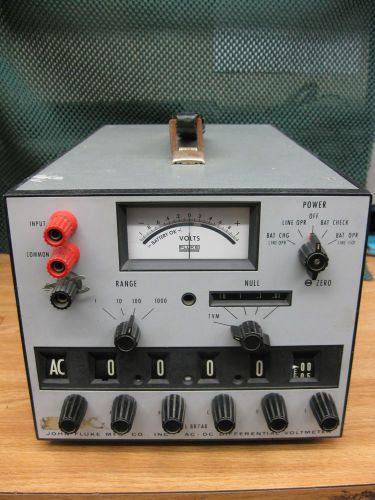 JOHN FLUKE AC/DC DIFFERENTIAL VOLTMETER MODEL 887AB