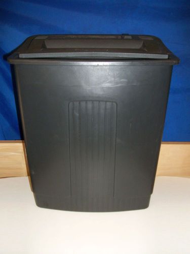 Fellows Paper Shredder  w/5 Gallon basket