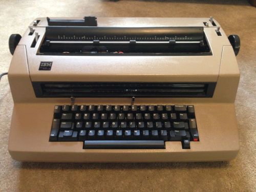 IBM Selectric ll Typewriter Excellent Condition Just Serviced