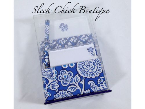 New VERA BRADLEY &#034;On That Note&#034; Desktop With Matching Pen Set in BLUE LAGOON