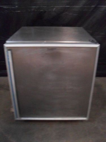 Silver King SKUCF7F undercounter freezer 27&#034;