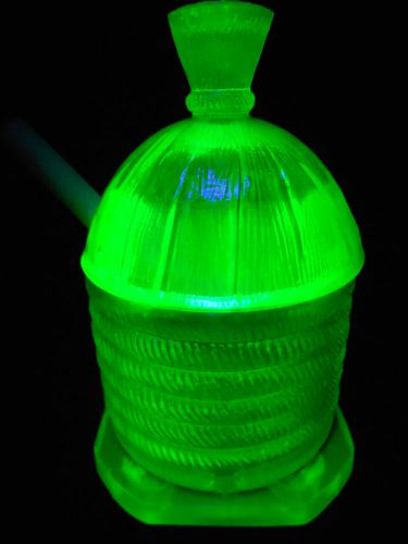 Green Yellow Vaseline glass serving honey pot bee hive pattern jar uranium dish